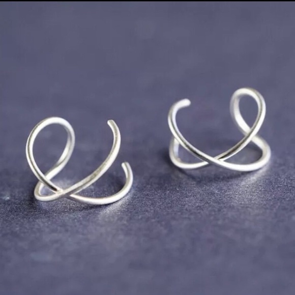 💸FINAL PRICE DROP💕NIB Handmade Criss Cross Faux Cuff💕 - Picture 2 of 14